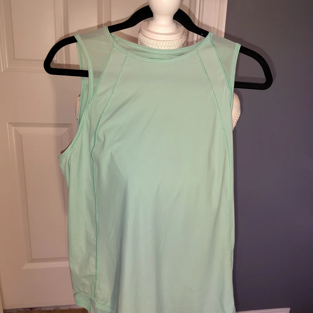 Lululemon Mint‎ Green Sleeveless Athletic Tank